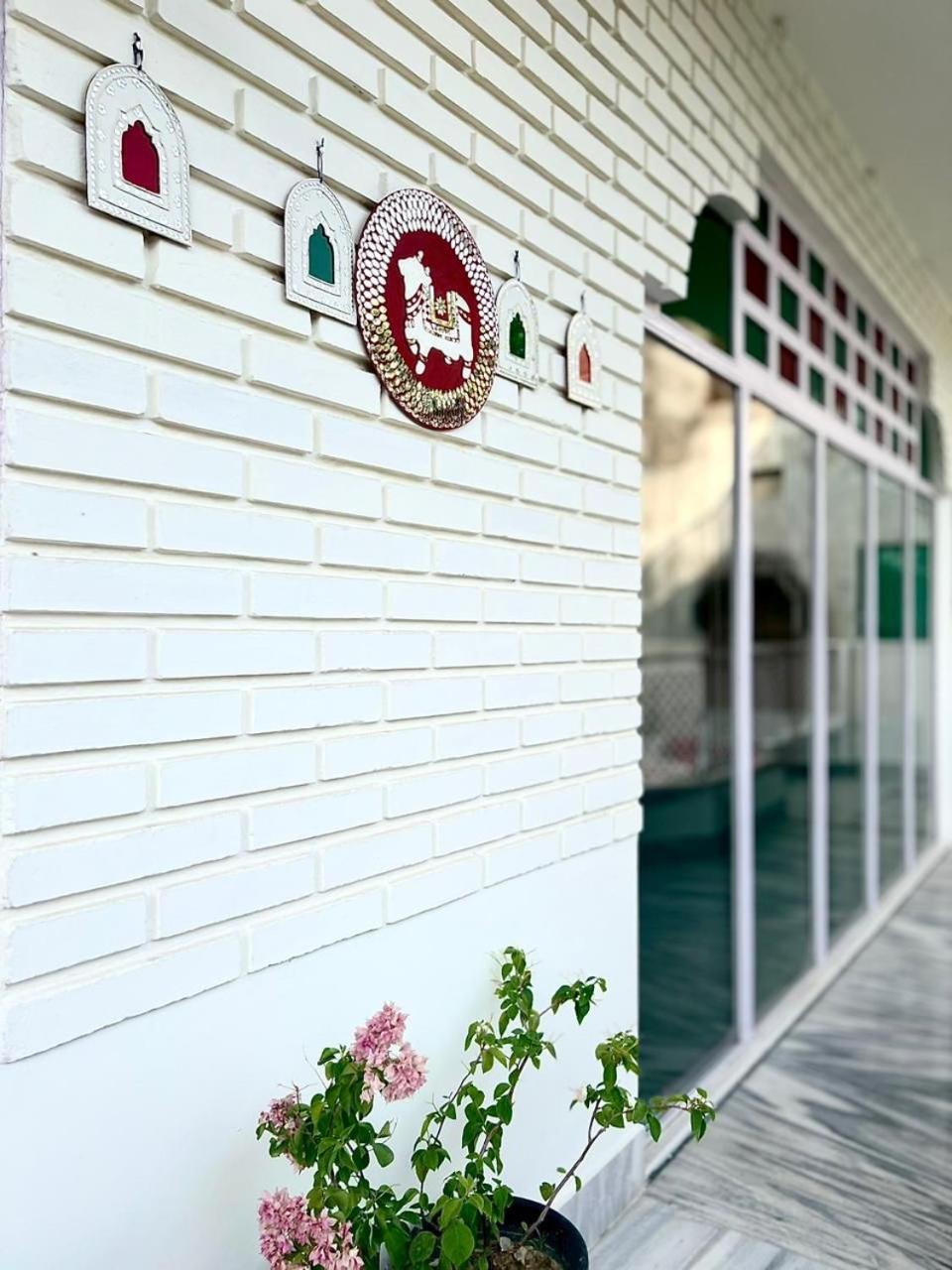 The Nandi International Boutique Homestay Varanasi Eksteriør billede